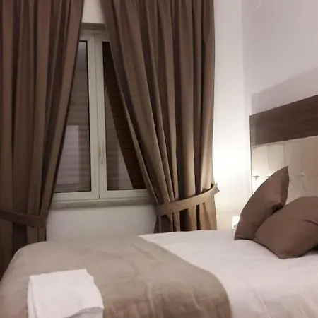 Mergellina Relais فندق مبيت وإفطار 2*